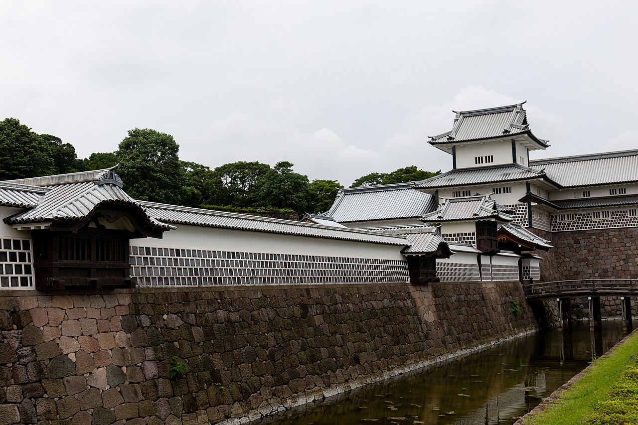 Kaga-Yuzen-Seidenschal – wo Sie handbemalte Seide aus Kanazawa kaufen können [2026]