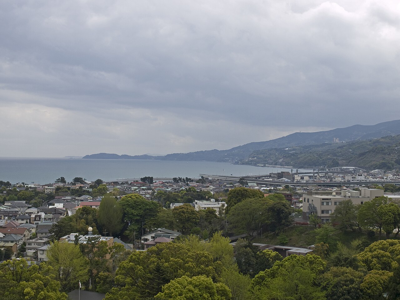 Bol tourné en bois Odawara Hikimono : où acheter le Sonobe Meguru [2026]