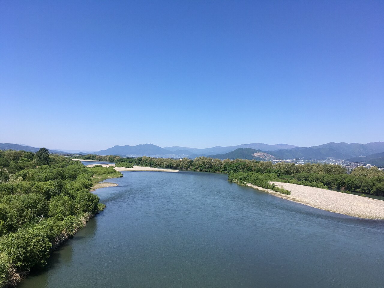 Étui à lunettes en soie Ueda Tsumugi : le pongé rayé du domaine de Sanada, à Nagano [2026]