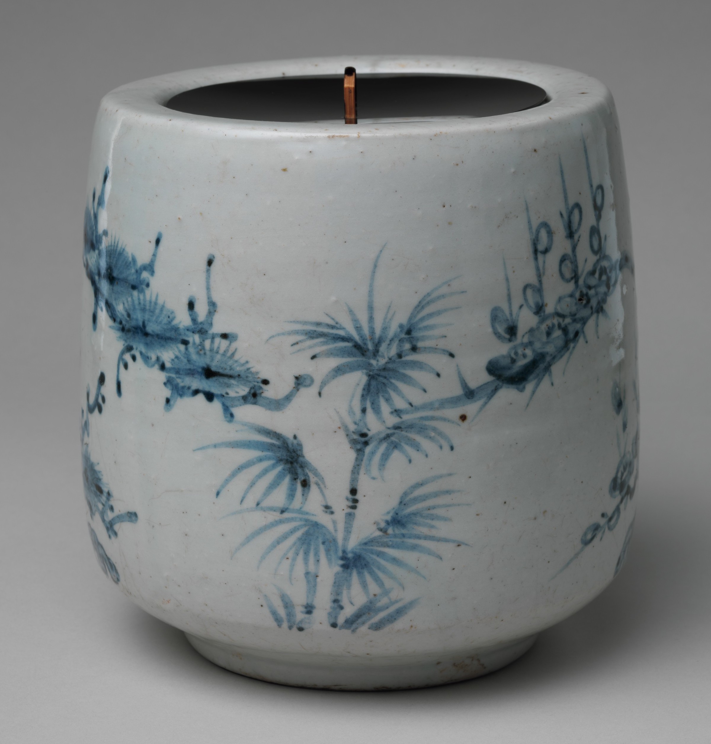 Early Imari water jar, 1630s — generation after Yi Sam-pyeong's 1616 discovery