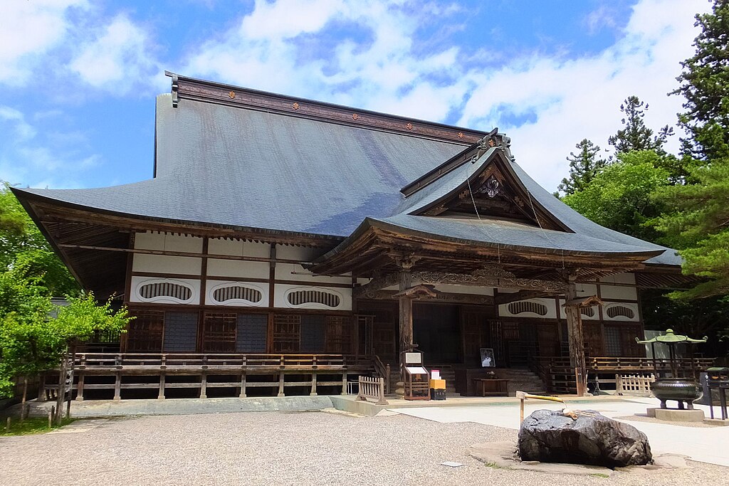 The Hondō (main hall) of Chūson-ji in Hiraizumi