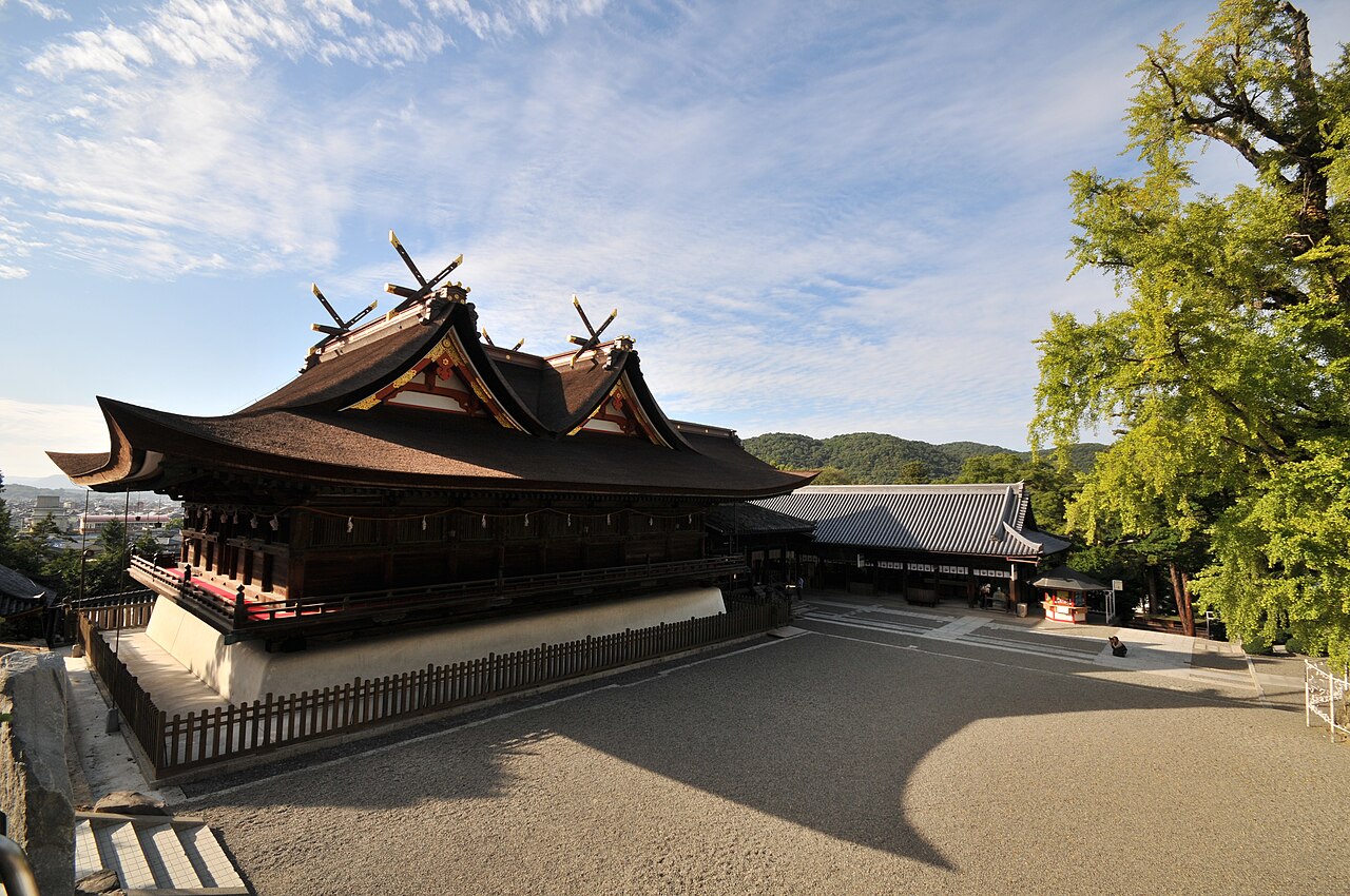 Kibitsu Shrine in Okayama, with its distinctive kibitsu-zukuri hall