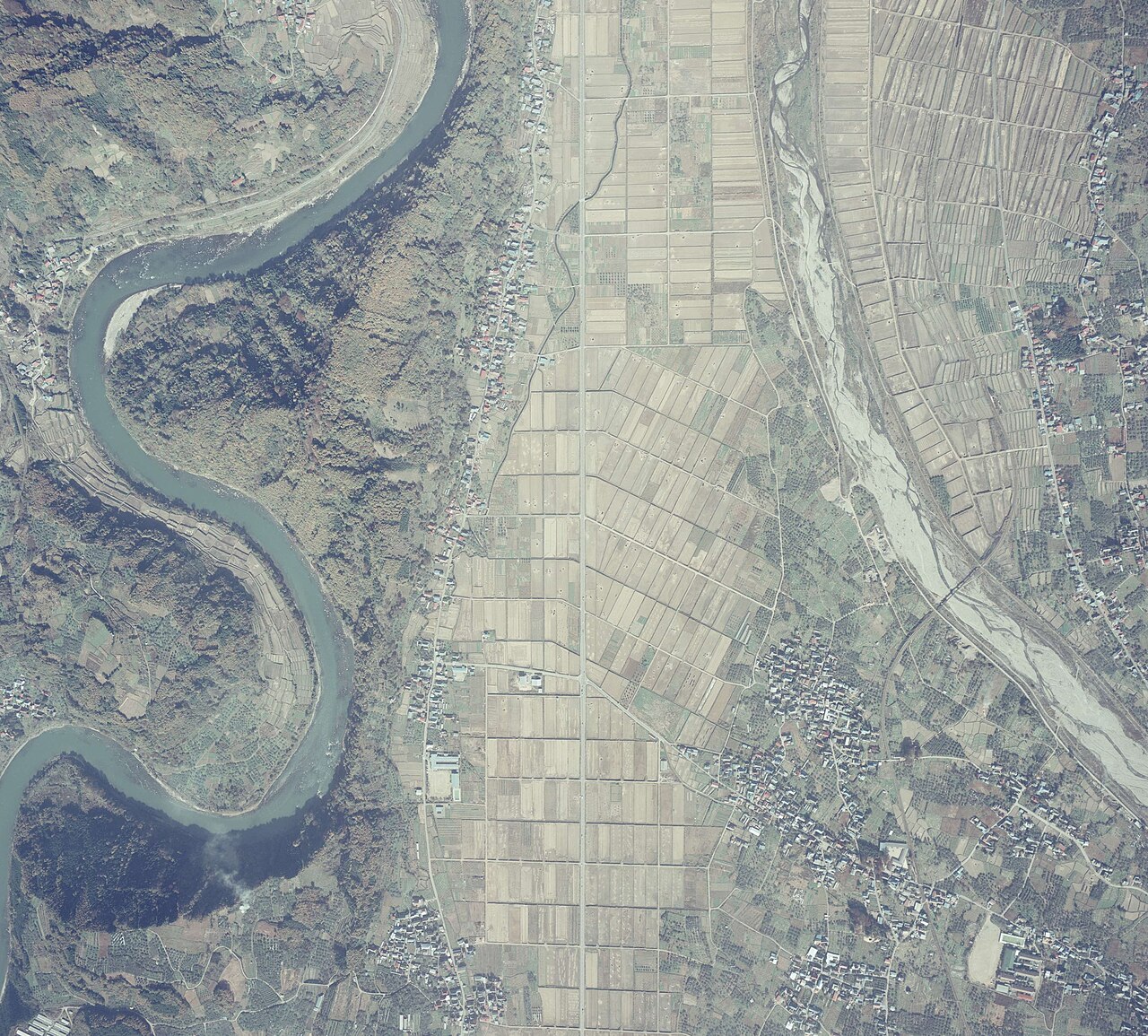 The Shinano (Chikuma) River system that shaped the geography of Niigata's metal trades