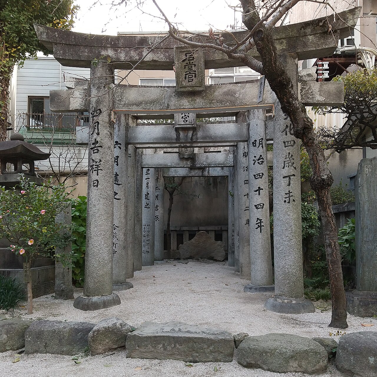 Rows of vermilion torii at the subsidiary shrines of Kushida Shrine in the Kami-kawabata district of Hakata