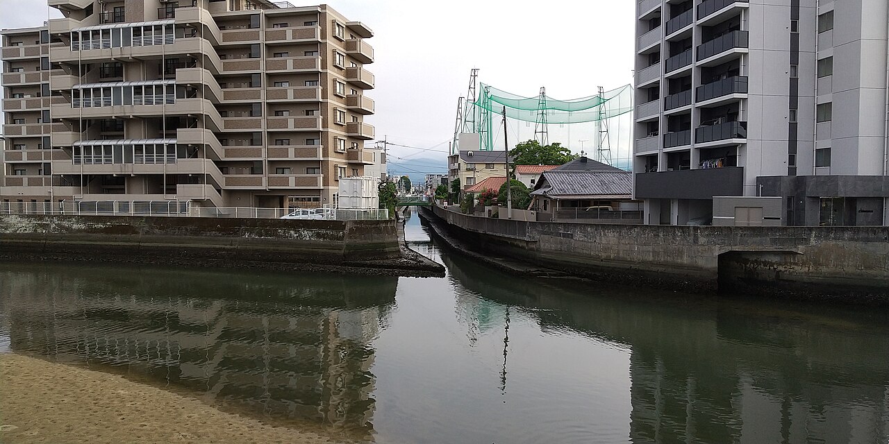 River carrying iron-rich sand of the type that fed the Okuizumo tatara furnaces