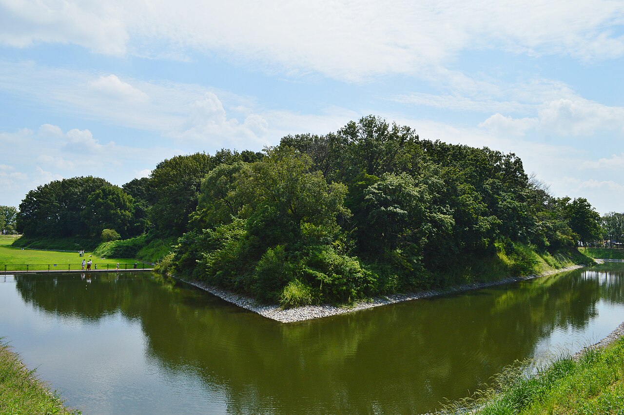 Imashirozuka Kofun in Takatsuki, traditionally linked to Emperor Keitai