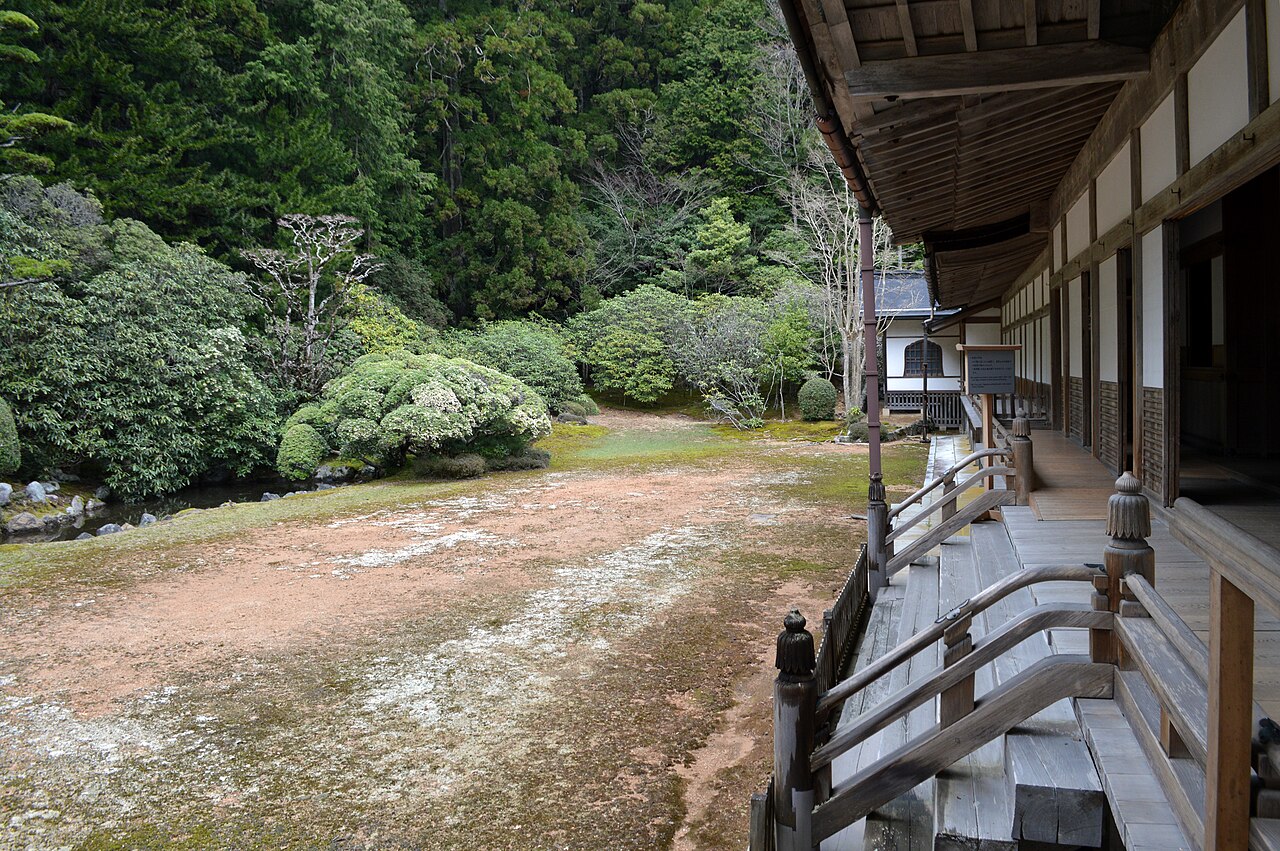 The four-seasons courtyard at Kongobuji, head temple of Koyasan Shingon Buddhism