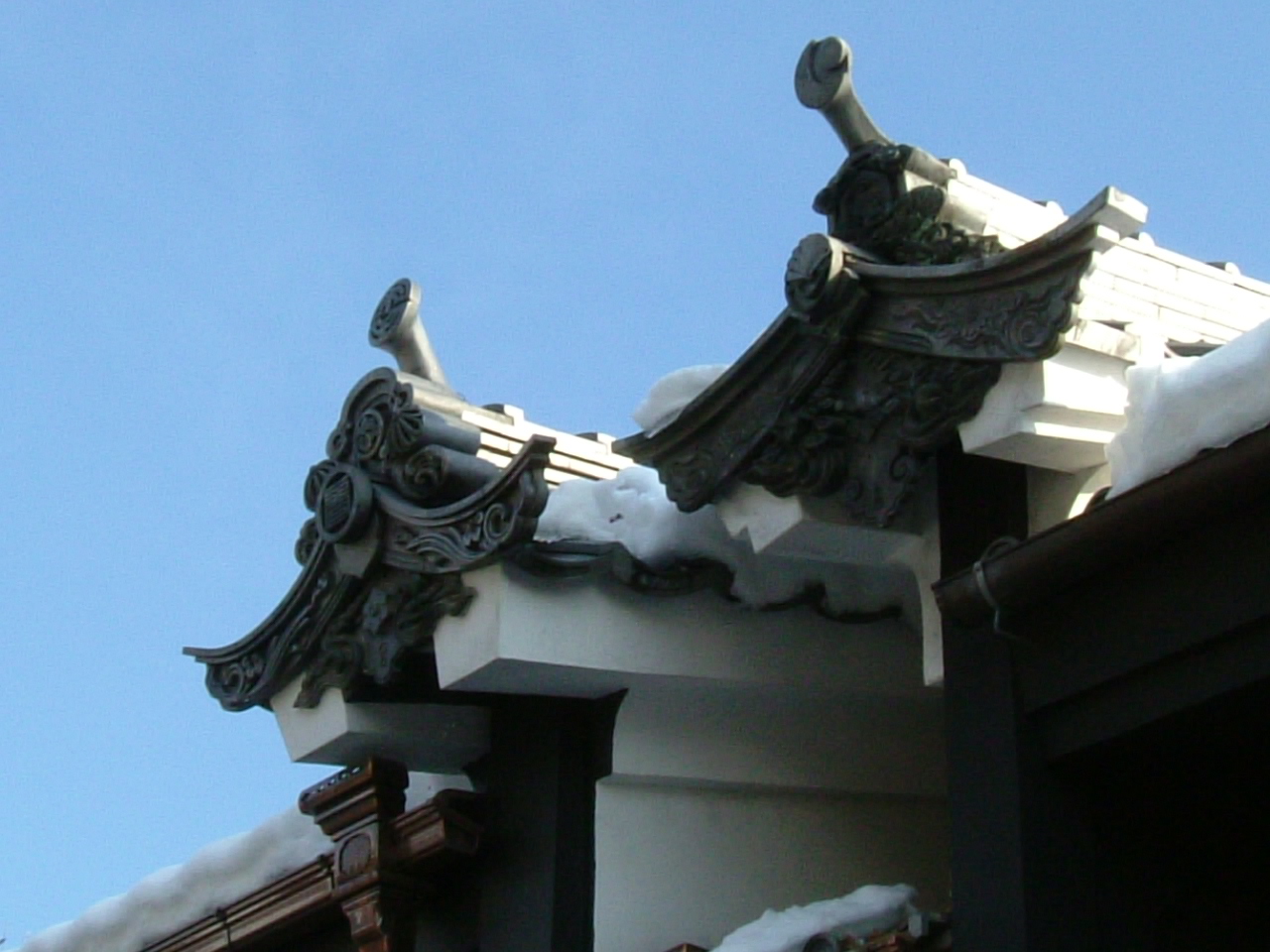 Udatsu fire walls on Edo-period merchant houses in the old town of Mino city