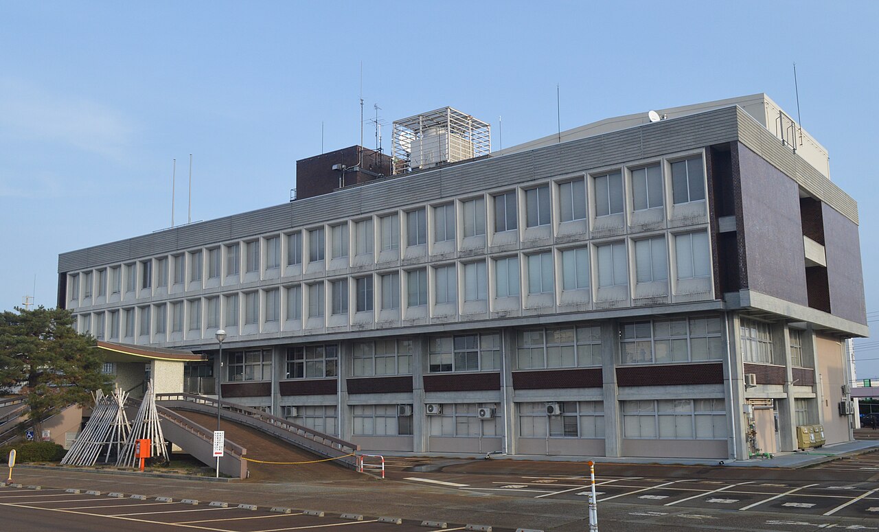 Ojiya city in the Uonuma snow country of Niigata, where ramie cloth is snow-bleached each spring