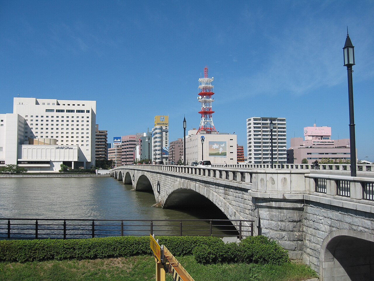 Bandaibashi bridge over the Shinano River in Niigata City, symbol of the modern Echigo plain