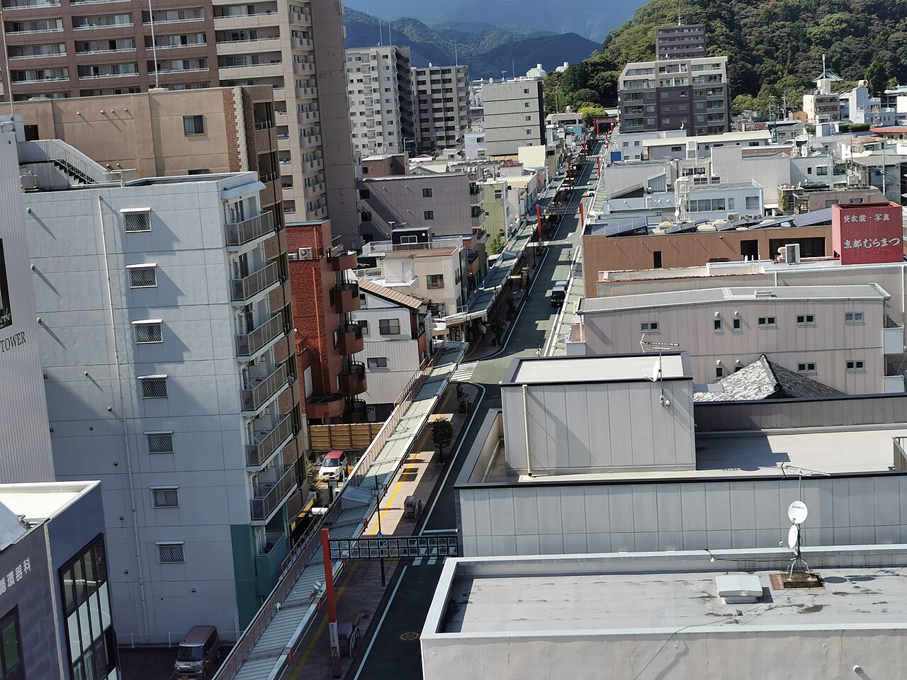Approach to Shizuoka Sengen Shrine