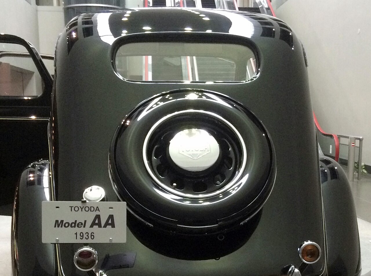 سيارة Toyoda Model AA المبكرة، ثمرة مصنع الأنوال الذي تأسّس في إقليم إنشو