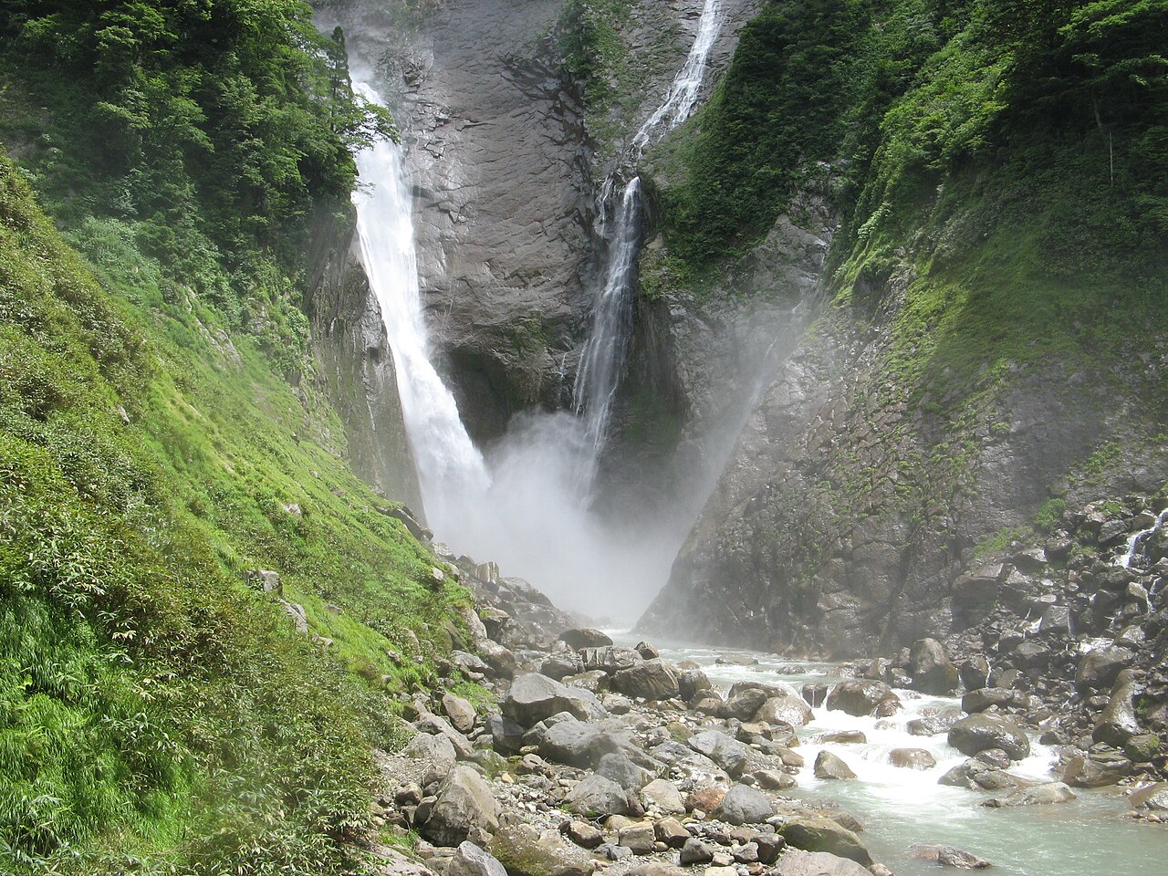 Shomyo Falls plunging into its basin in the Tateyama highlands of Toyama